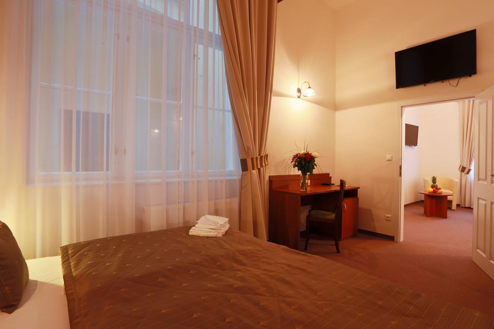 Hotel Svaty Jan Praga Esterno foto