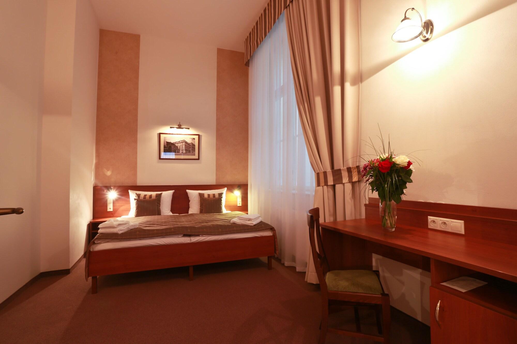 Hotel Svaty Jan Praga Esterno foto