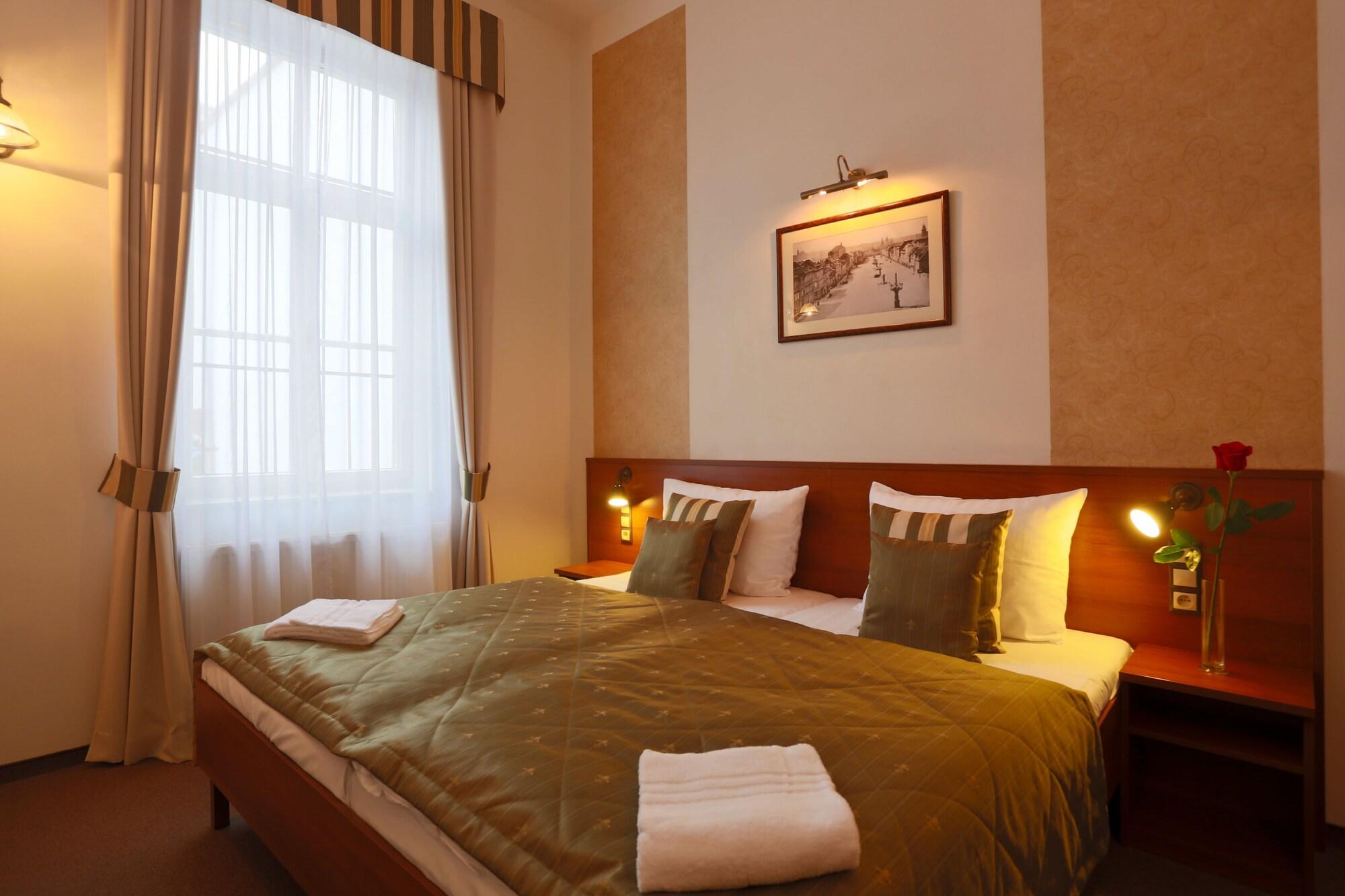 Hotel Svaty Jan Praga Esterno foto