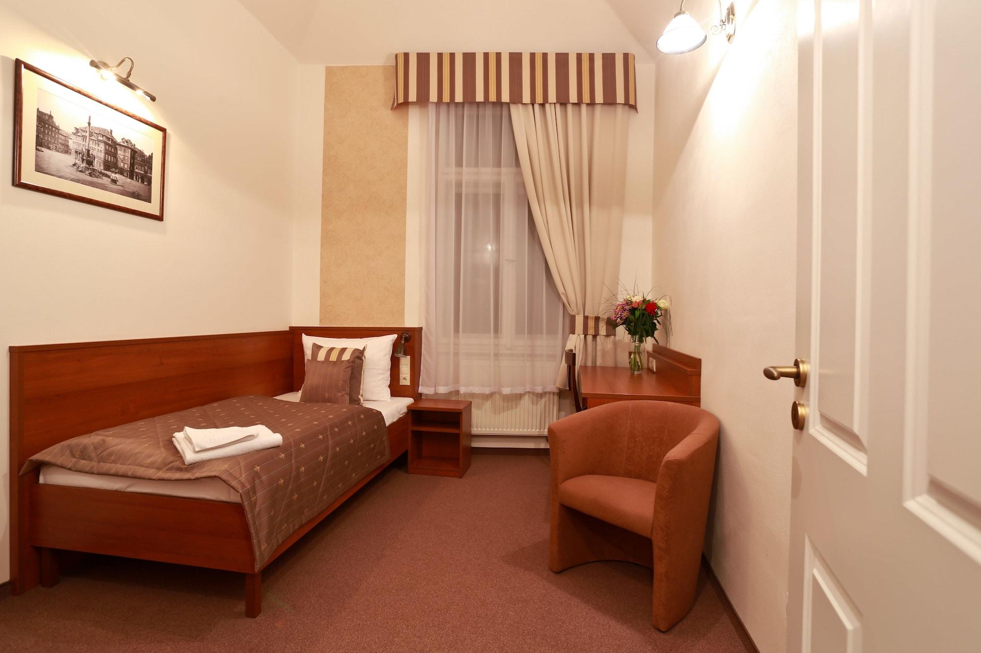 Hotel Svaty Jan Praga Esterno foto